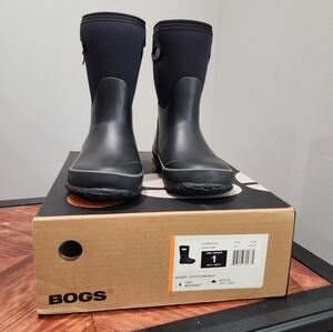 Kids Grasp Solid Black Bogs